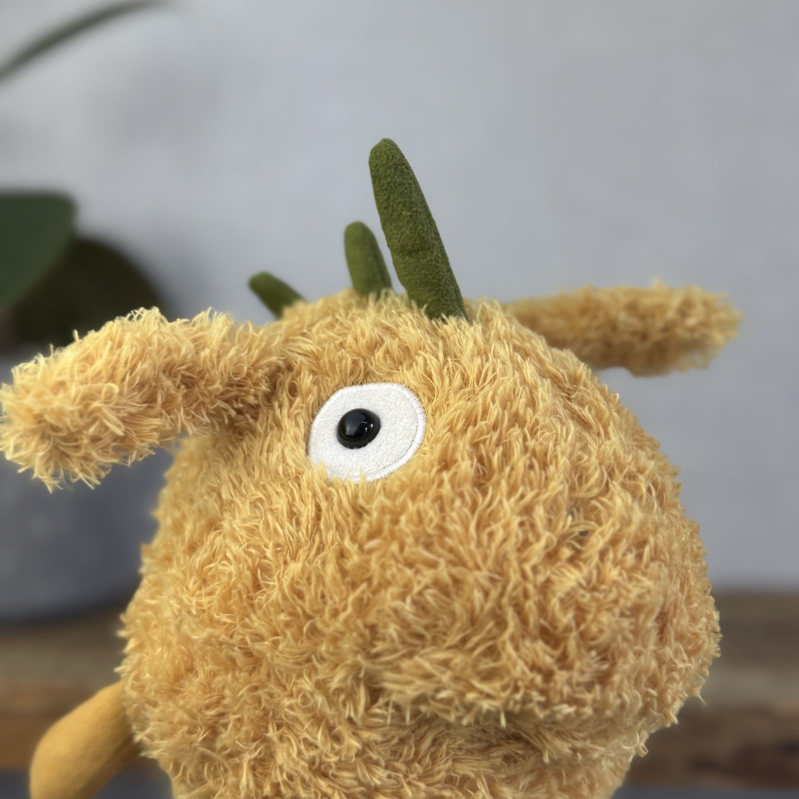 Jellycat Jubjub Yonnie - Yellow Curly Fur Alien Soft Toy - Monster/Alien 9”