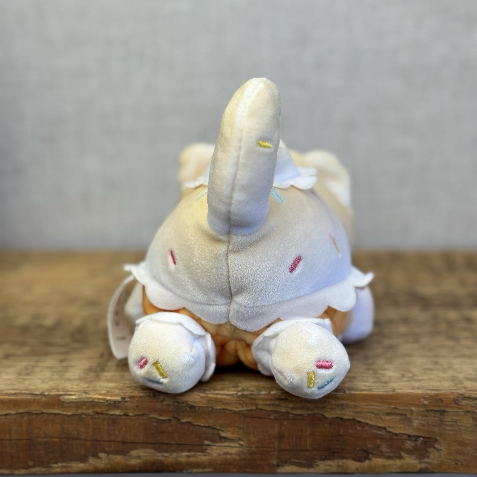 Aphmau MeeMeows - Mystery Plush Series 6 Ice Cream Cat White/Lemon Kitten 