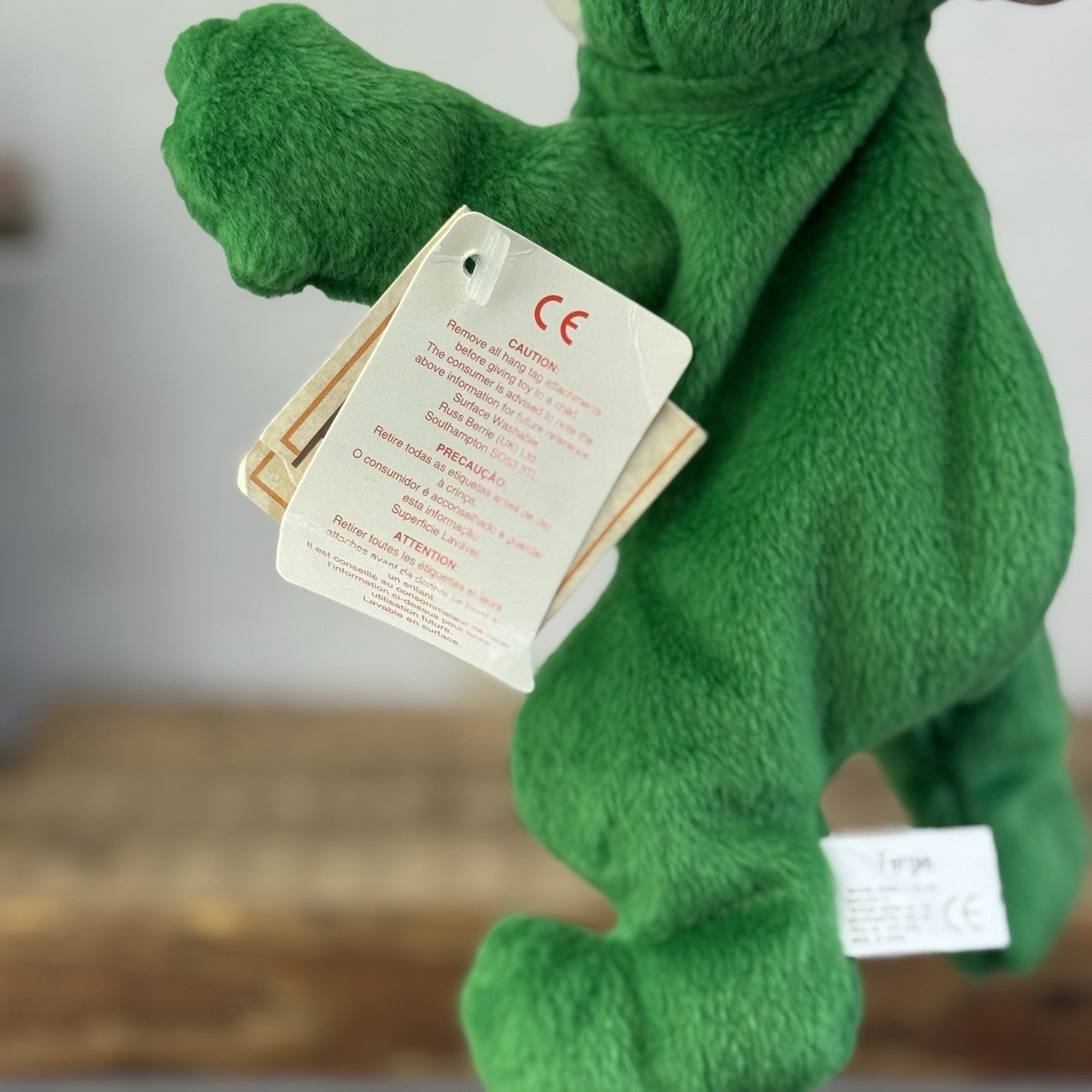 Russ Berrie Luv Pet Fergie - Floppy Beanbag Frog Soft Toy Retired With Tags 8”