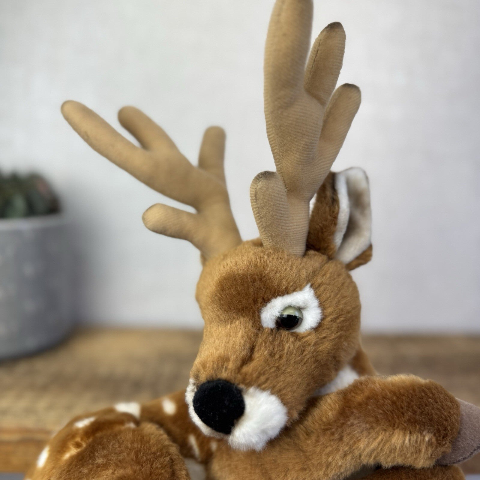 Living Nature Red Deer Stag - Laying Deer Woodland Soft Toy Plush Rare 10”