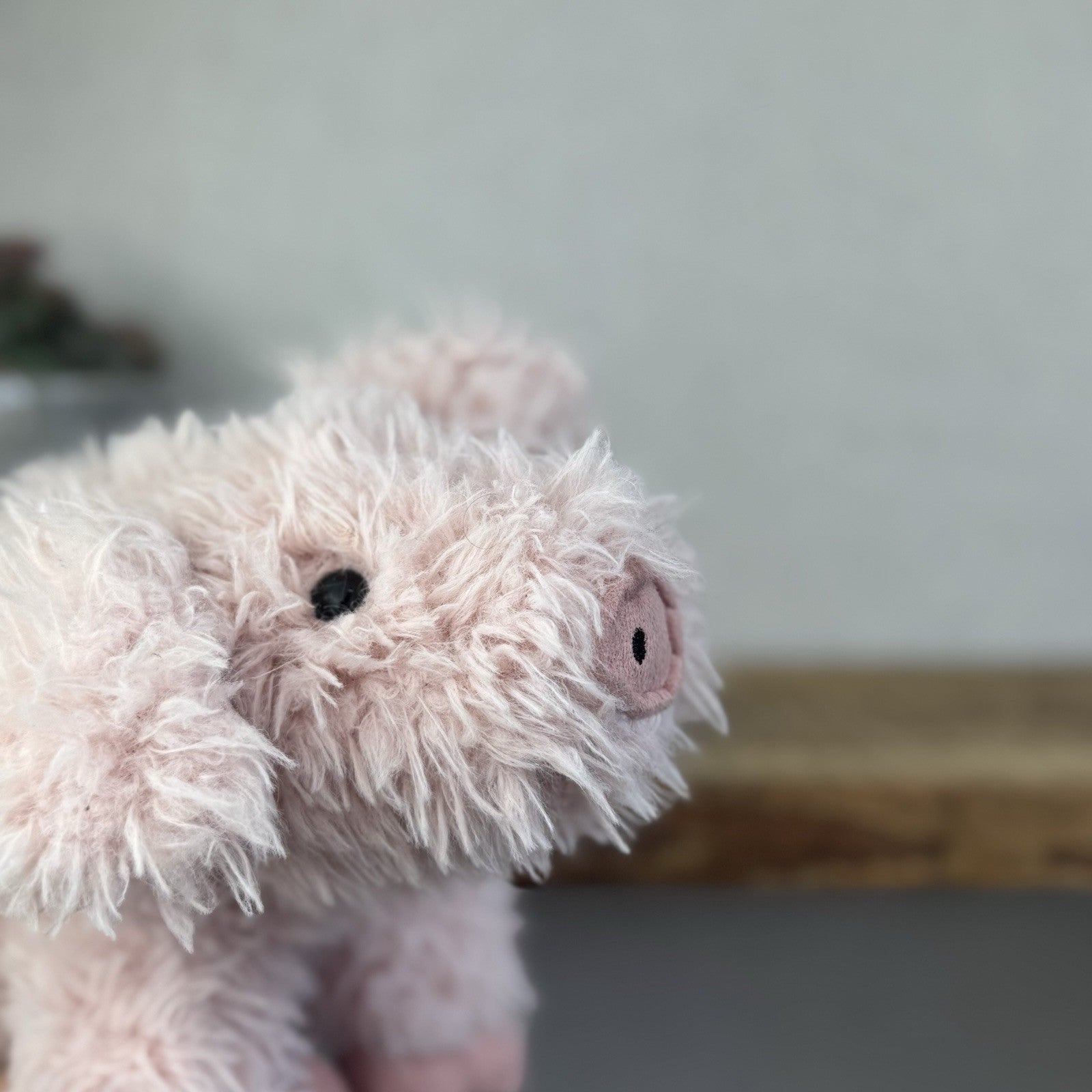 Jellycat Curvie Pig - Sitting Fluffy Curly Pink Plush Beanie Medium 9" (Tags)
