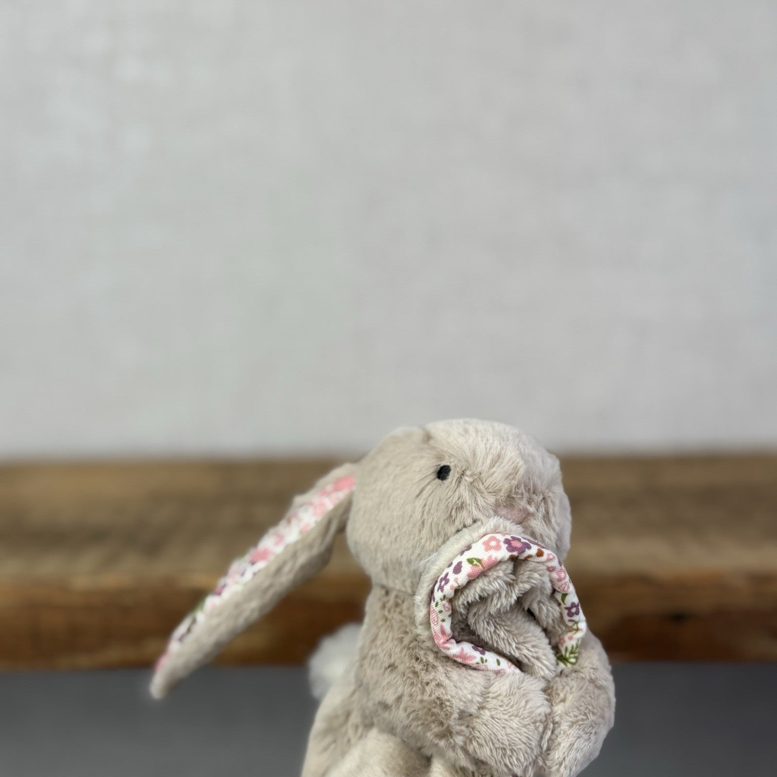 Jellycat Bashful Bunny Soother Bloosom beige 'Petal” Comforter Soother NWOT