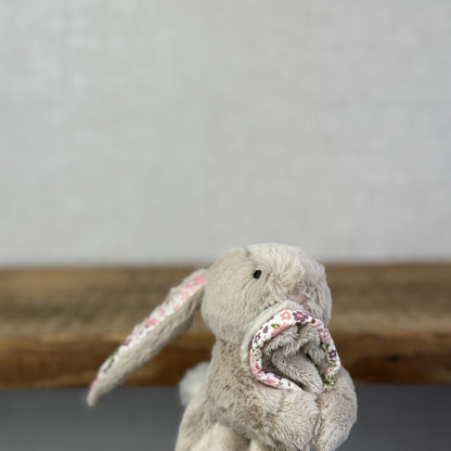 Jellycat Bashful Bunny Soother Bloosom beige 'Petal” Comforter Soother NWOT