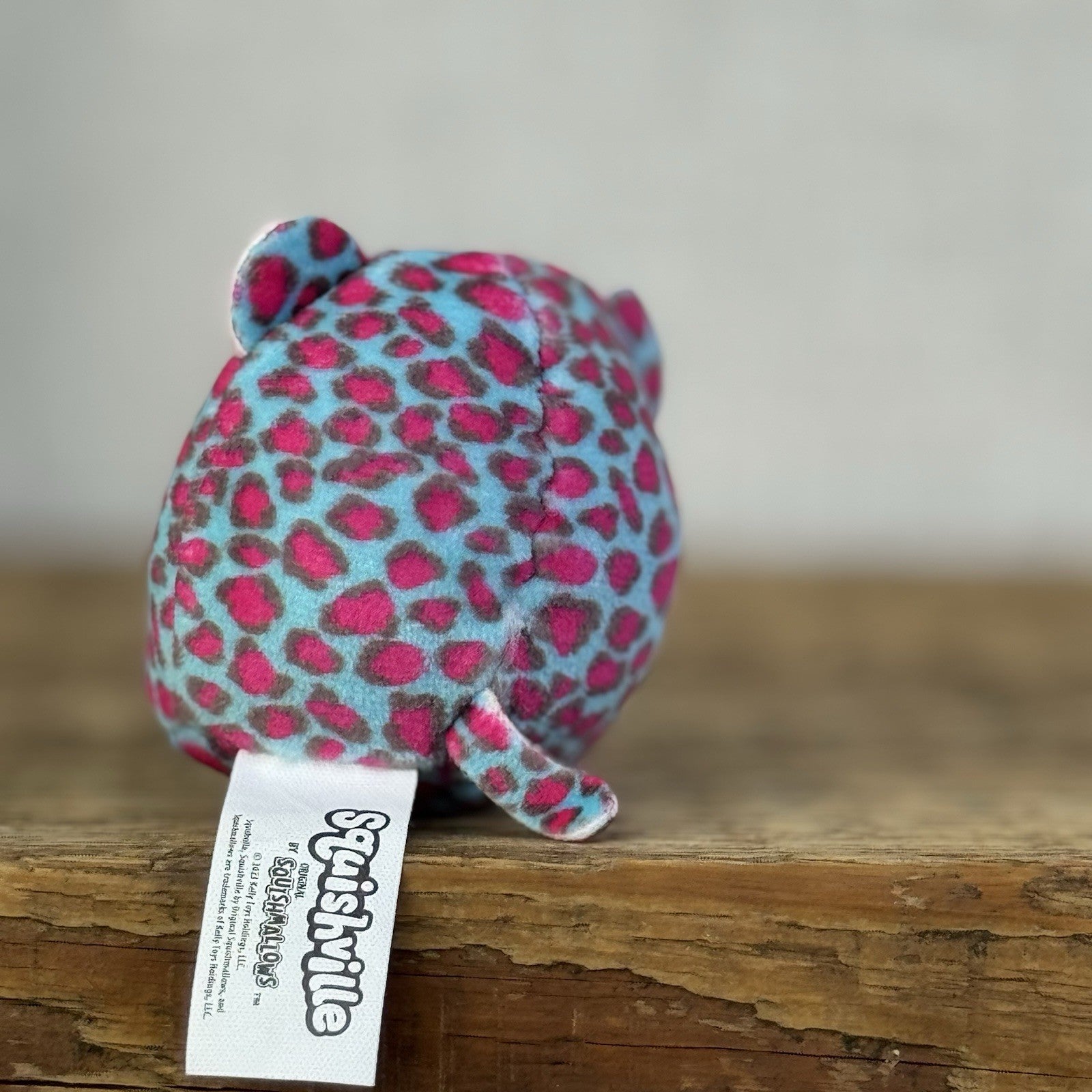 Squishmallow Squishville - Chelsea The Cheetah - Leopard Pink/Blue Mini 2"