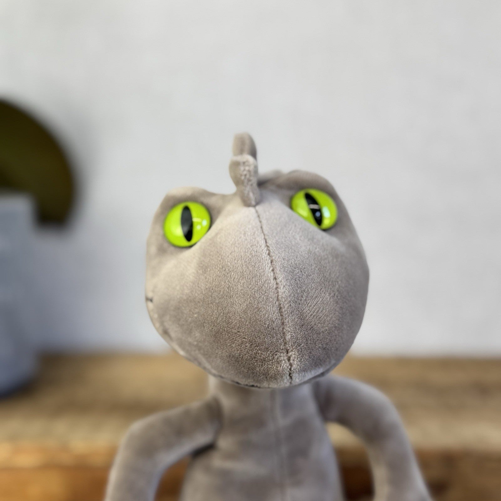 Jellycat Medium Nat Newt - Grey Lizard Green Big Eyes Beanie Velour Retired 10"