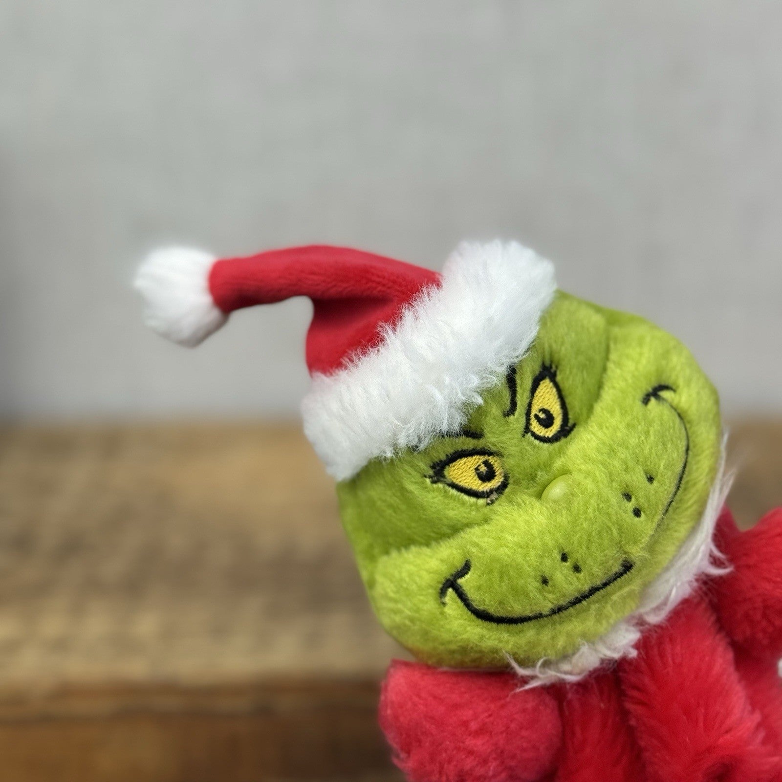 Aurora - Palm Pals Mini Beanbag Plush Grinch Christmas Plush