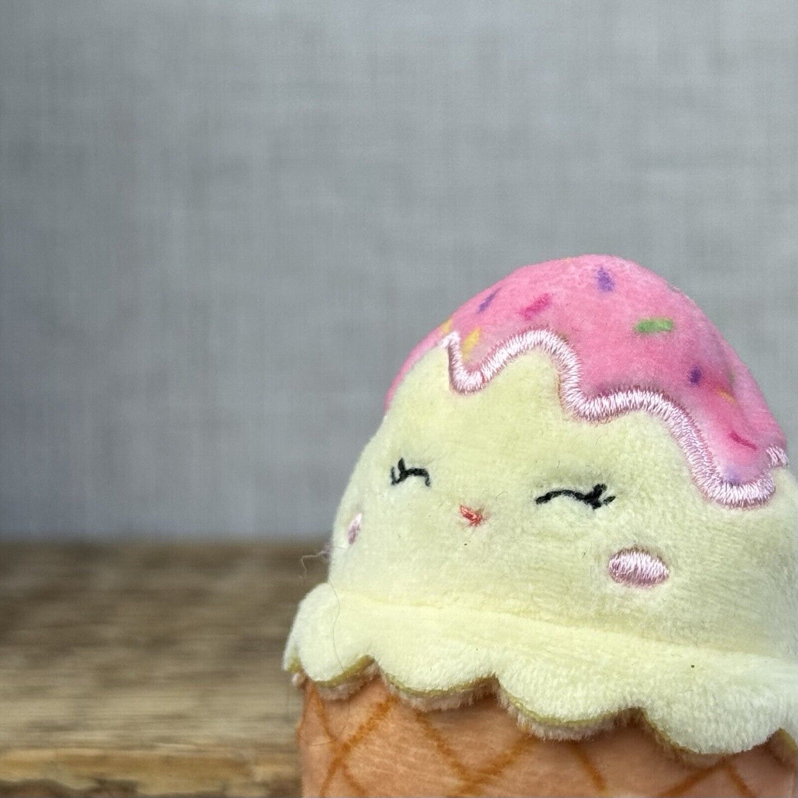 Squishmallow Squishville - Shannon Ice Cream - Tiny Ice Cream Food 2"