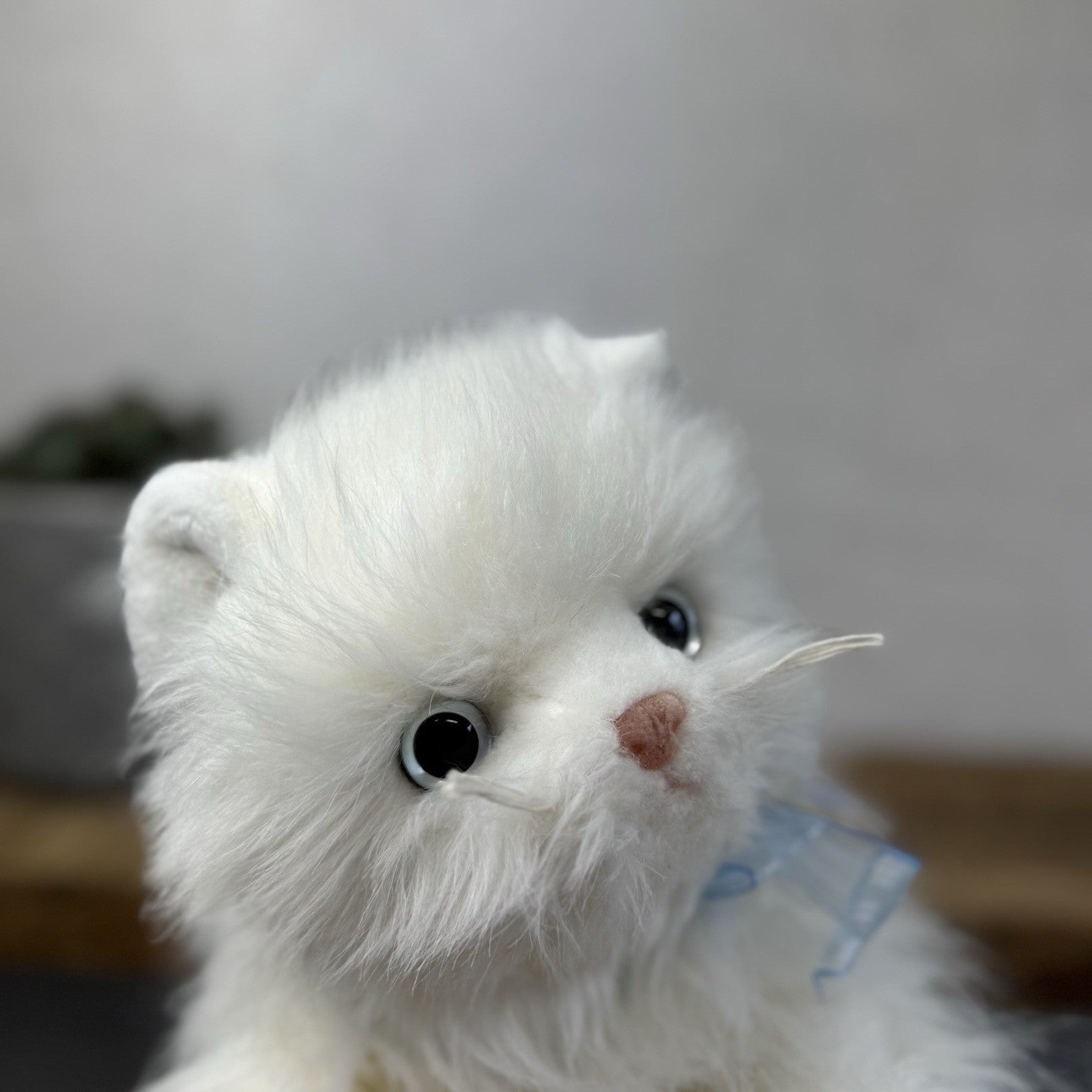 TY Sugar White Persian Cat - White Fluffy Persian Cat Blue Eyes & Bow 2002