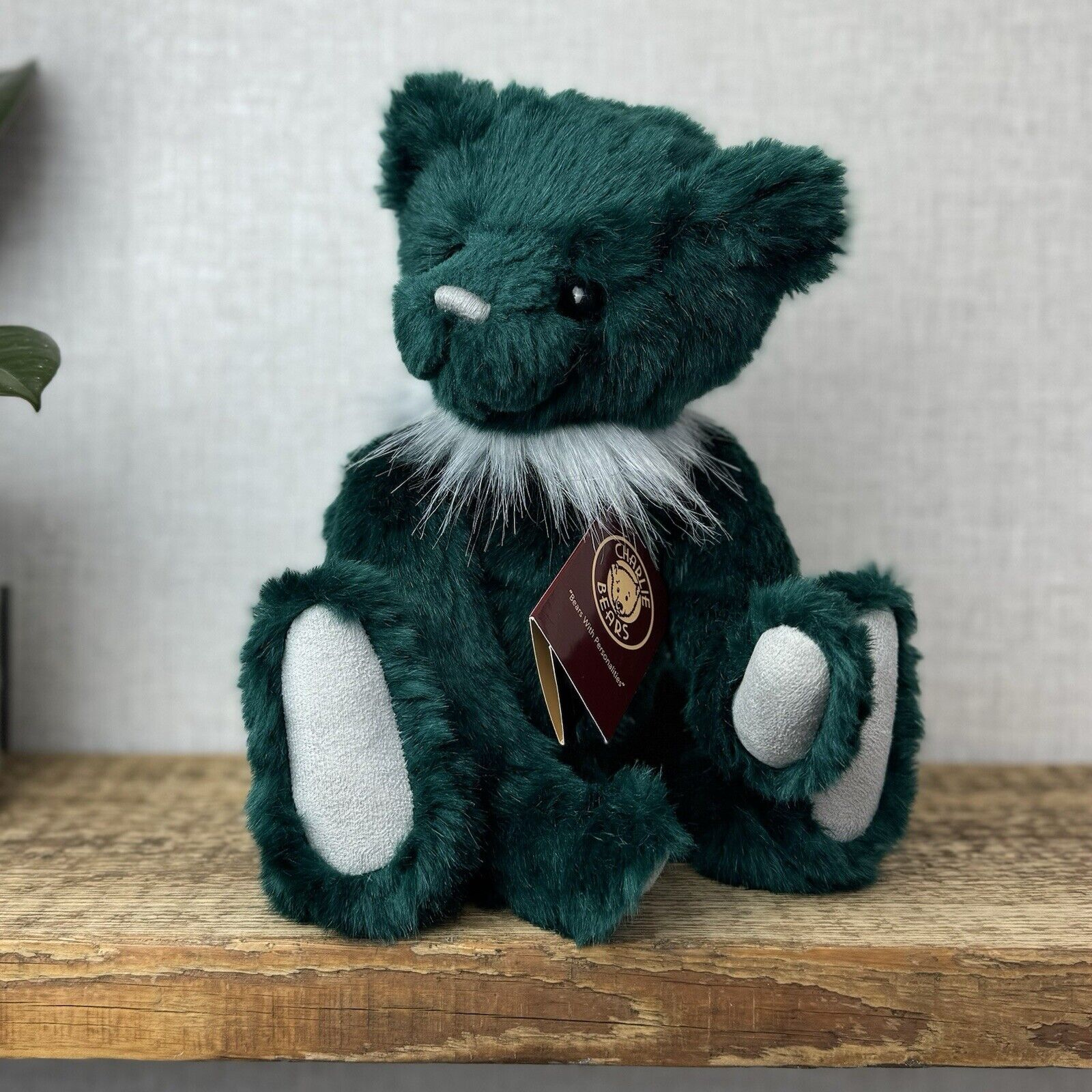 Charlie Bear Mr Cuddles - Festive Green Collectors Bear Posable - CB181715