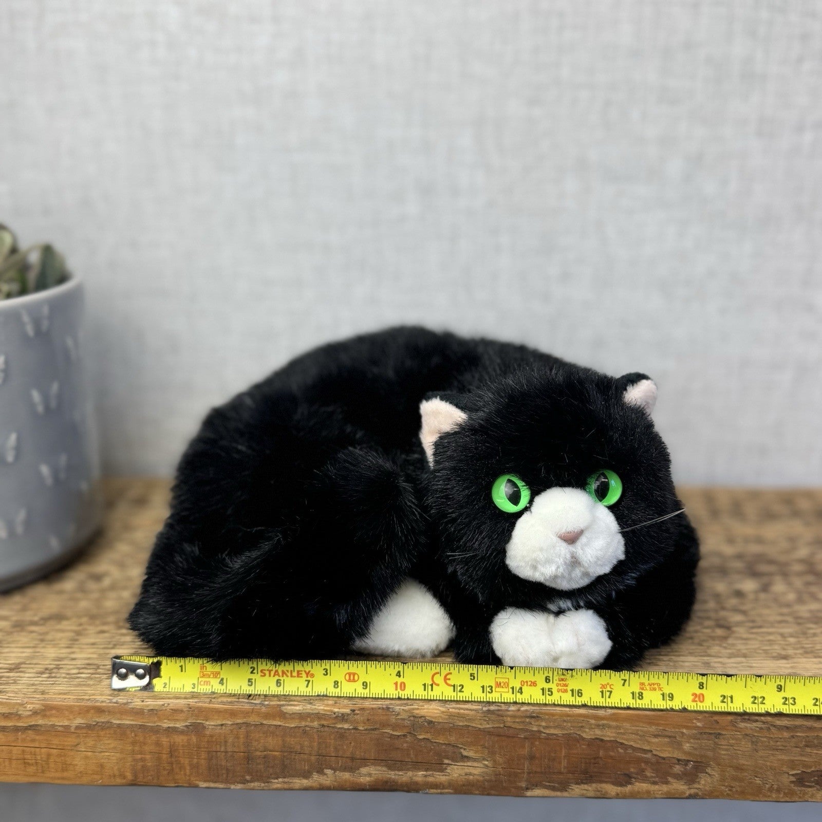 Russ Berrie Cat Storm Small - Sleeping Black Cat Green Eyes Toy Vintage Beanie
