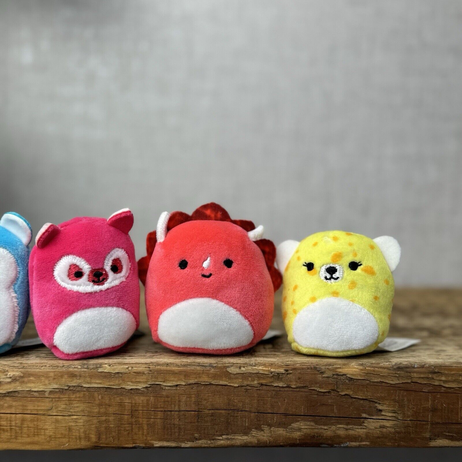 Squishmallow Squishville - Bright Squad x4 - Lexie, Tristan, Lecia, Santiago 2"