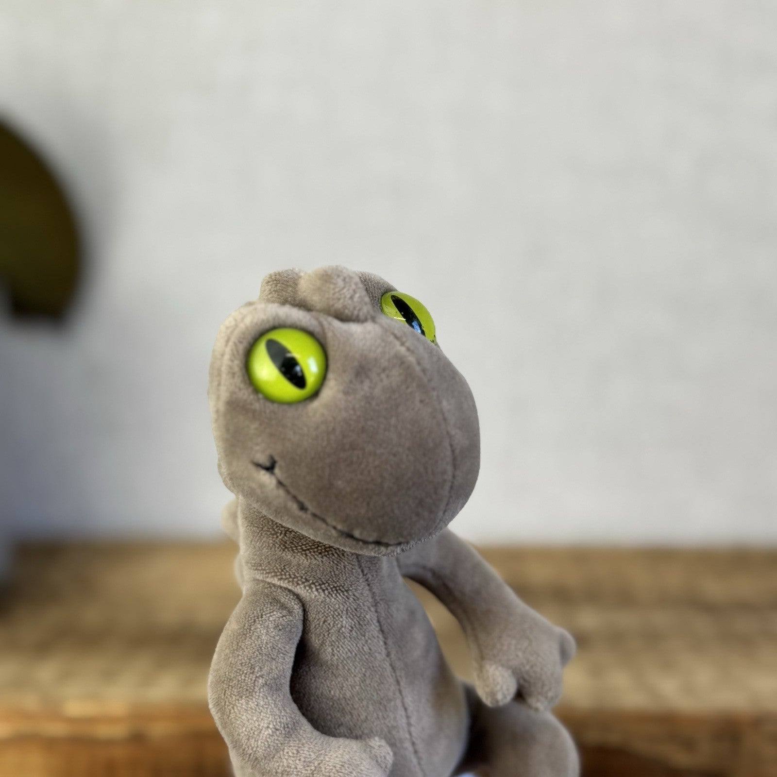 Jellycat Small Nat Newt - Grey Lizard Green Big Eyes Beanie Velour Retired 7"