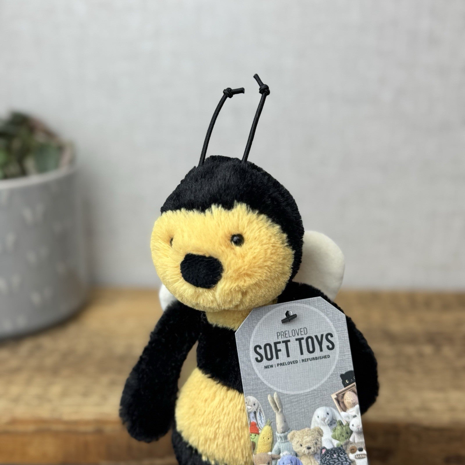 Jellycat Small Bashful Bumble Bee - Older Style Fabric Wings Small Bee Beanie 8"