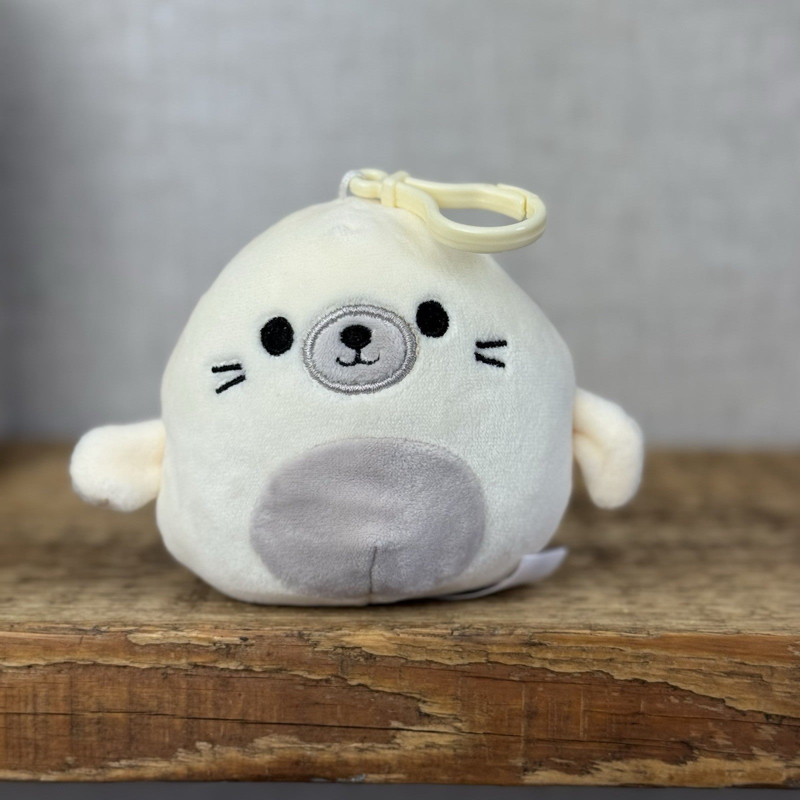 Squishmallow Keyring Clip Bagcharm - Lucille Cream Seal Squish 4"
