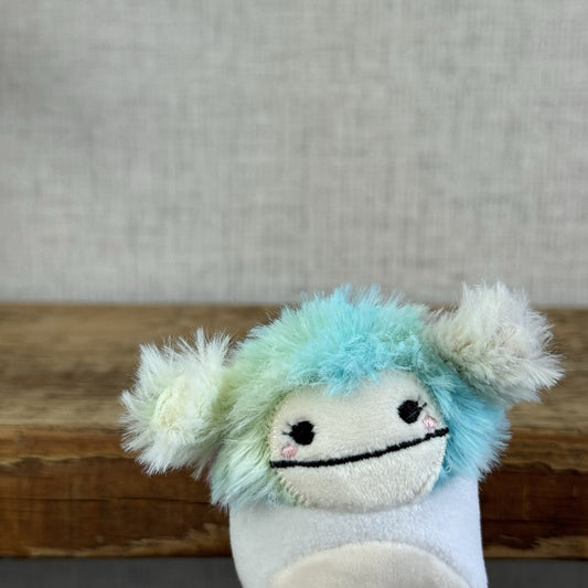 Squishmallow Squishville Zaylee Bigfoot - Rainbow Hair Yeti Soft Toy Mini 2"