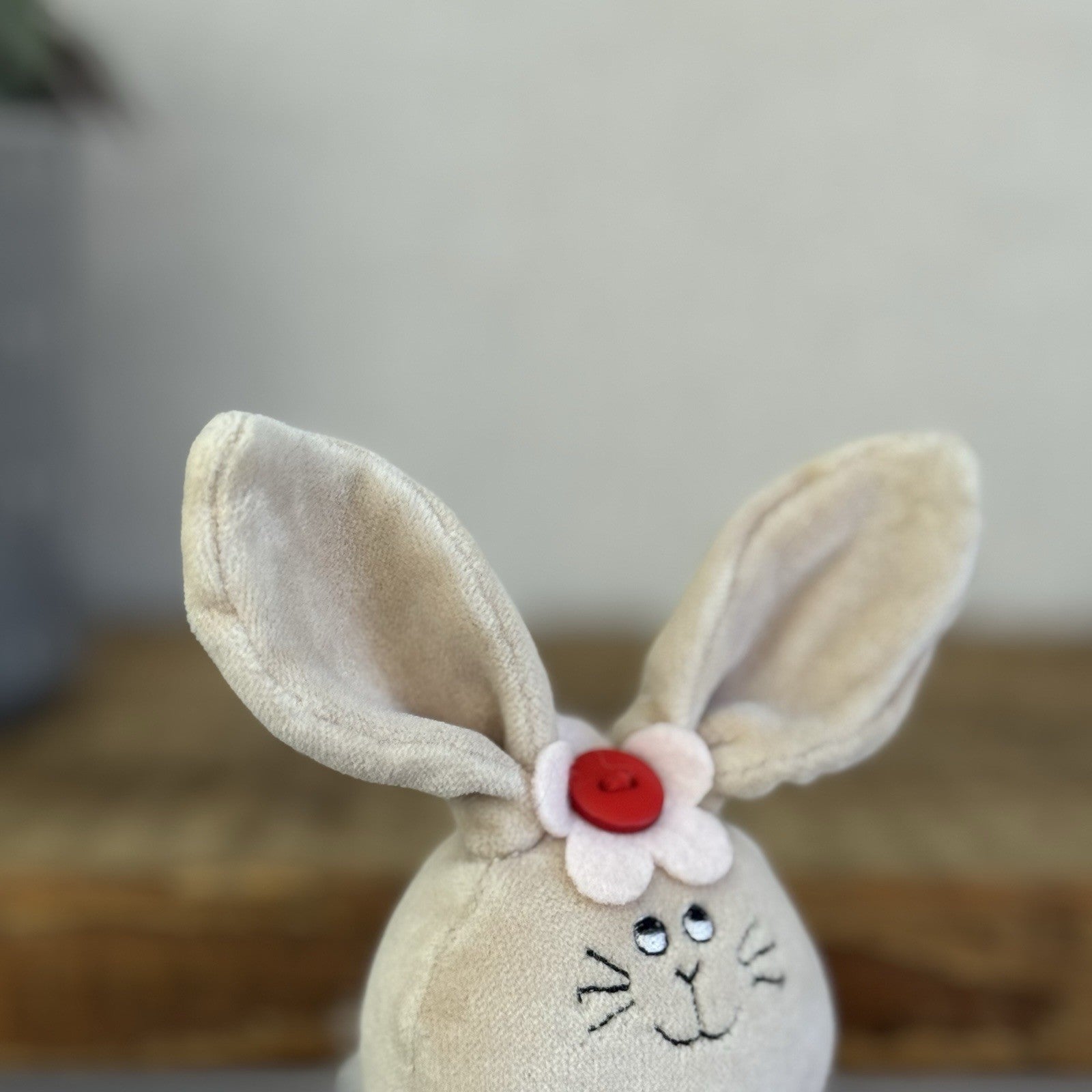 Jellycat Large Bean Bunny - Vintage Bunny With Flower - NWOT Collectible 5"