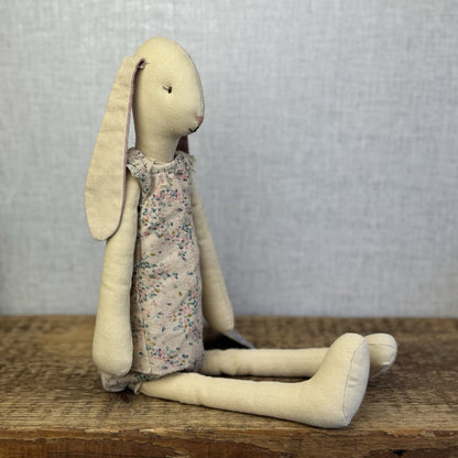 Maileg Medium Bunny 2016 - ID 16-3200-00 - Floral Set Rabbit Retired - 18”/51cm