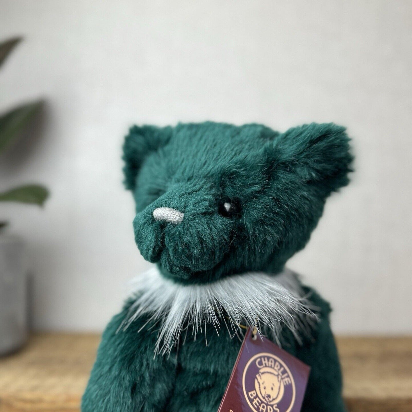Charlie Bear Mr Cuddles - Festive Green Collectors Bear Posable - CB181715
