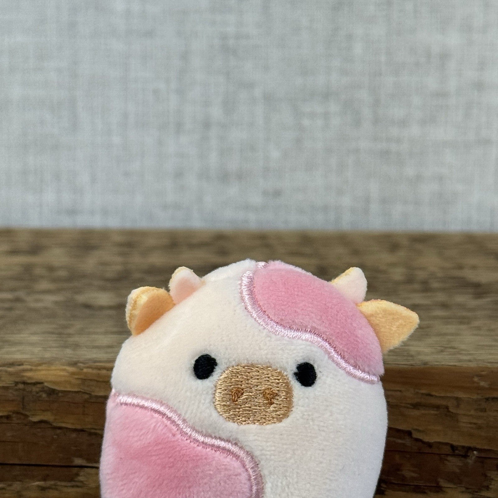 Squishmallow Squishville - Reshma Cow Pink/Cream Cow 2" (Multi Buy Discount)