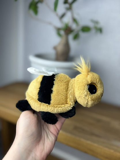 Jellycat Frizzles Bee - Jellycat Small Bee  - Frizzles - Big Eye Bee Bug Small