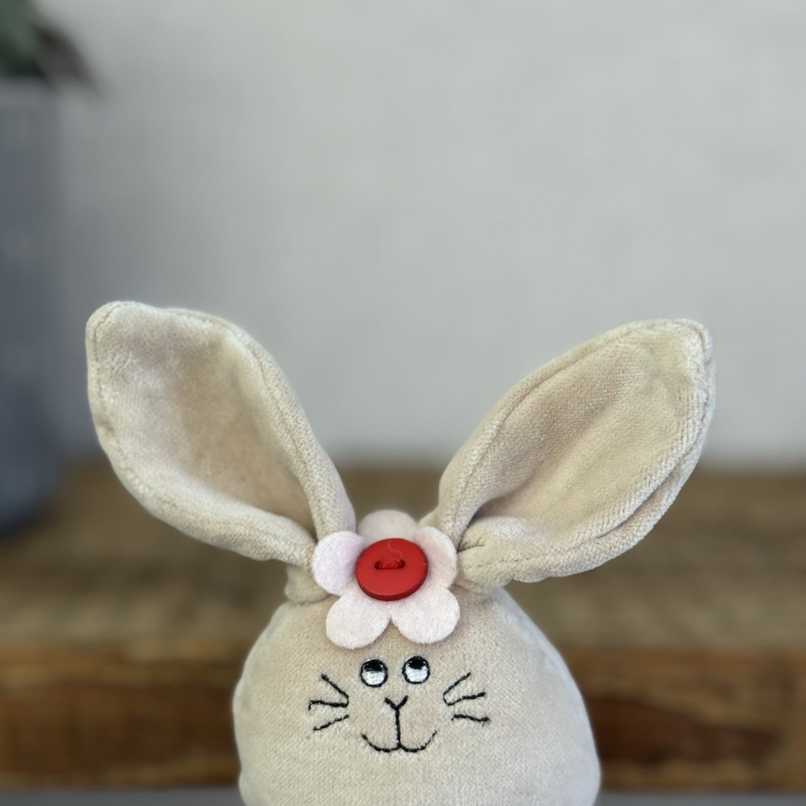 Jellycat Large Bean Bunny - Vintage Bunny With Flower - NWOT Collectible 5"