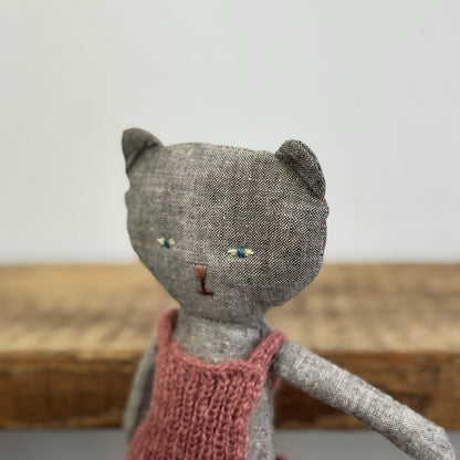 Maileg Chaton Kitten Grey - Grey Linen Cat Rouge Crochet Dungarees NWOT