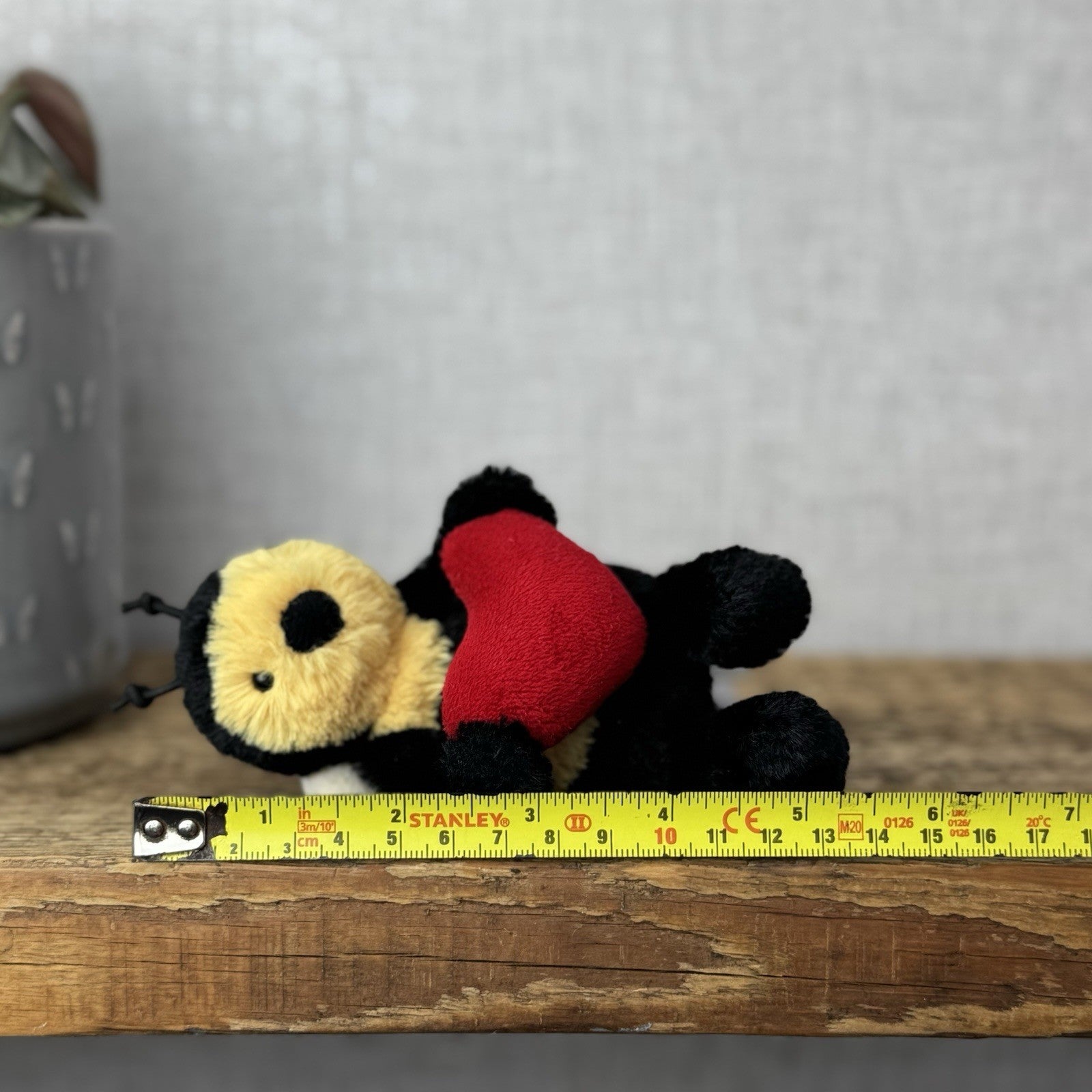 Jellycat Tiny Bumble Bee Holding A Heart - Tiny Bee NWOT - Rare Retired 5"
