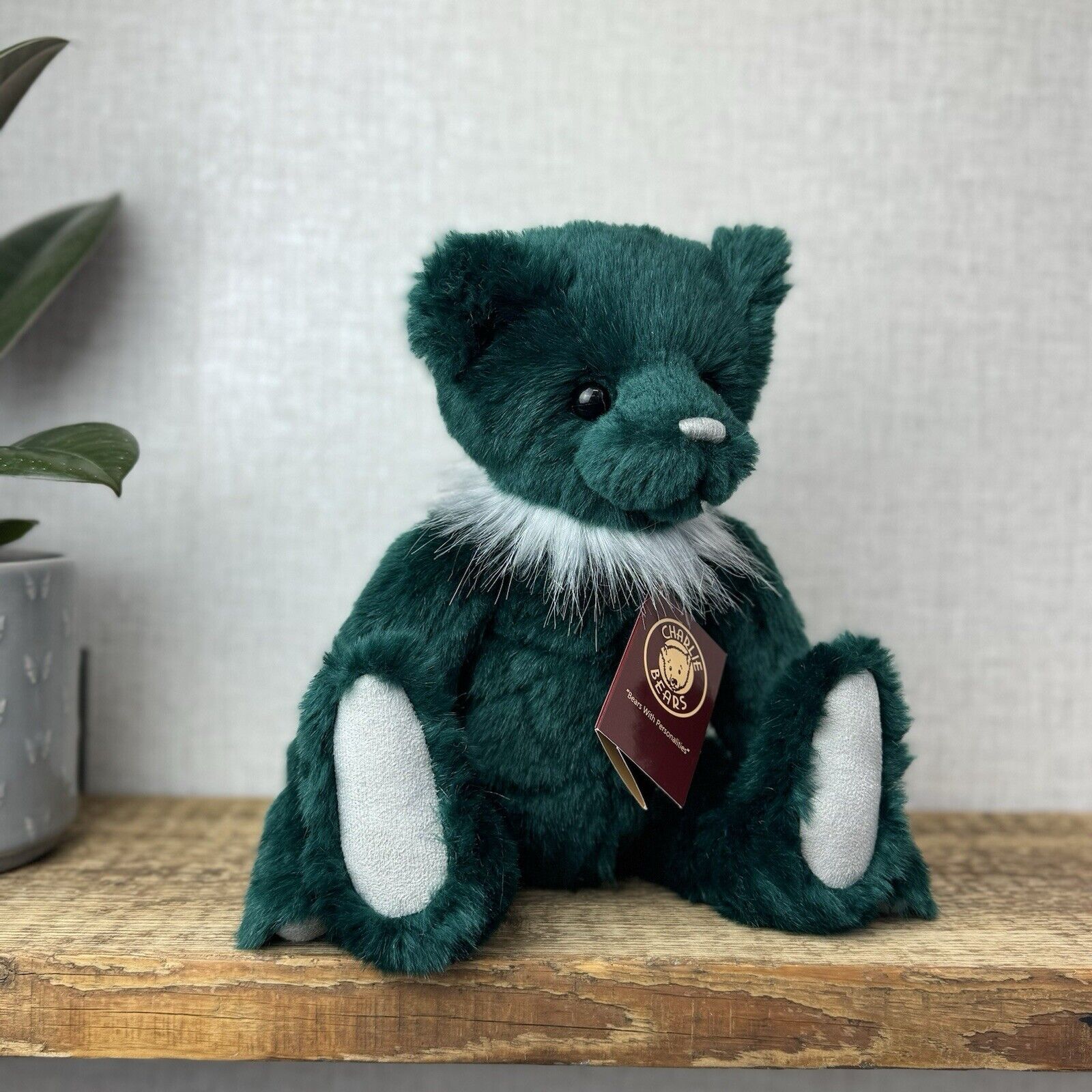 Charlie Bear Mr Cuddles - Festive Green Collectors Bear Posable - CB181715