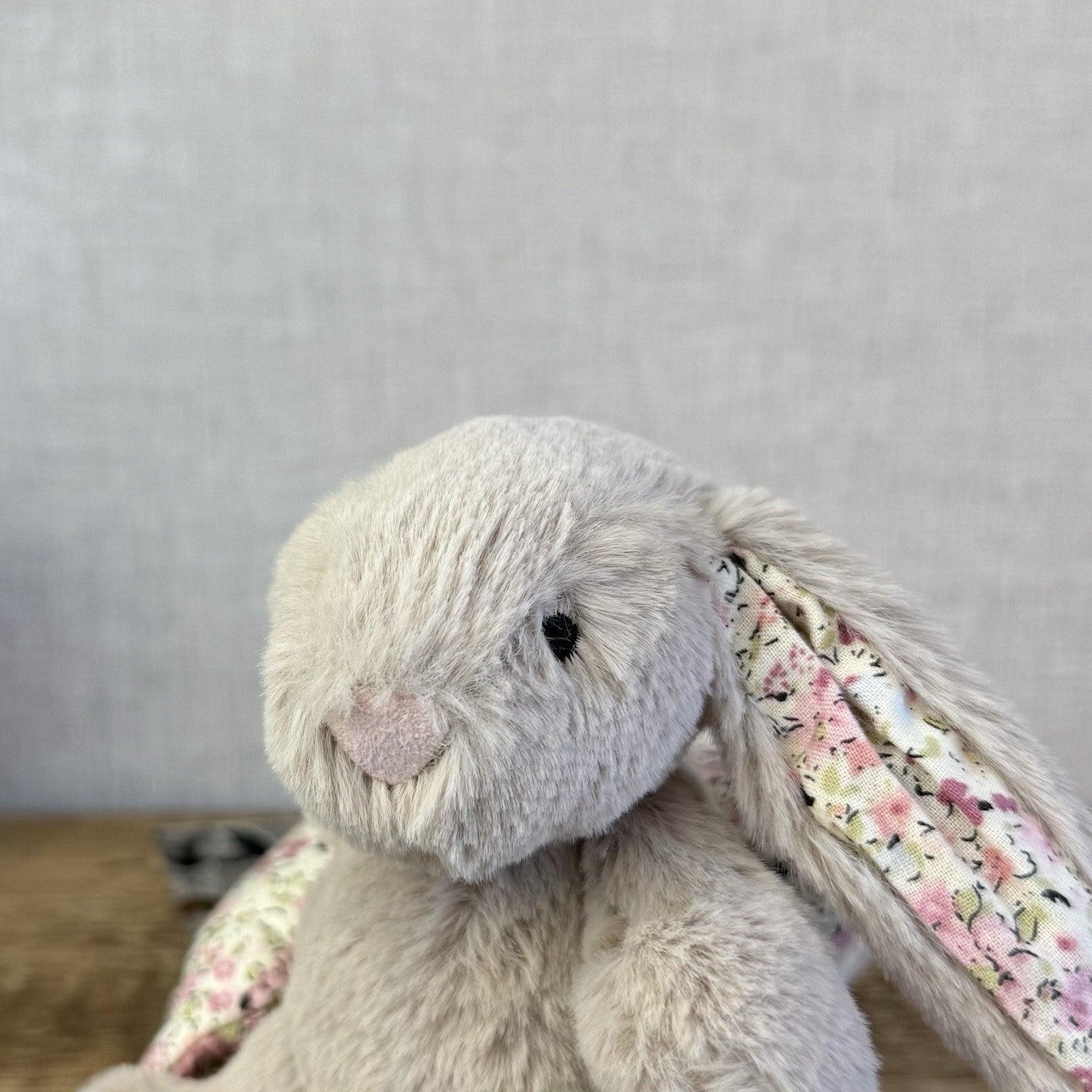 Jellycat Blossom Beau Beige Bunny Rabbit Musical Star Pull Soft Plush Toy NWOT