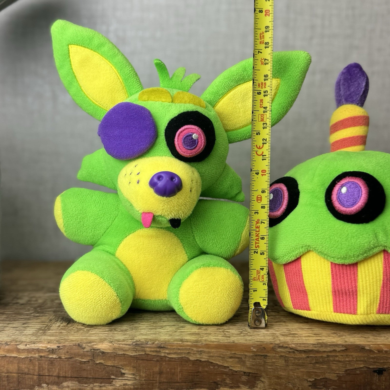 Official Five Nights at Freddys Funko Foxy & Cupcake Neon Green BlackLight 2017