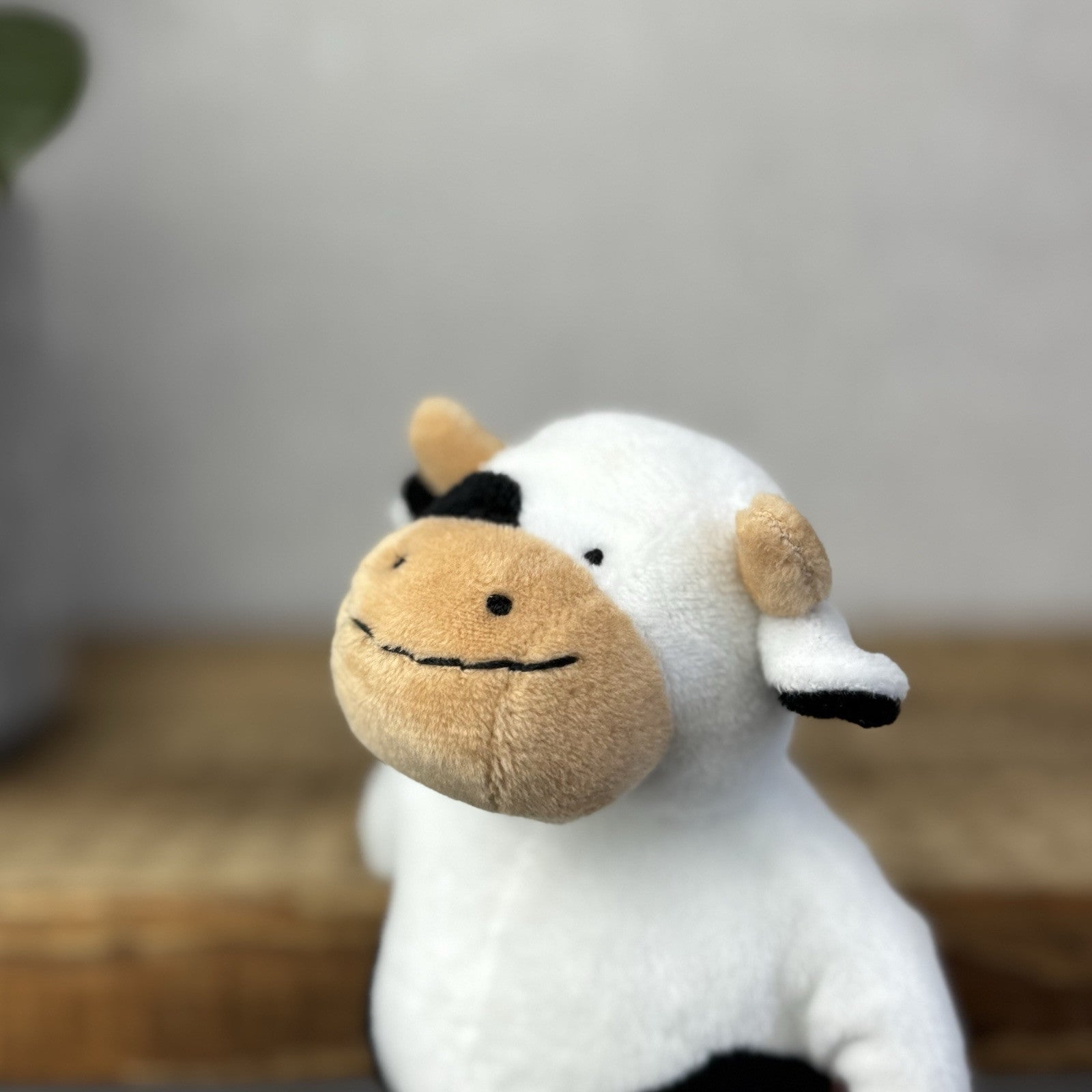 Beverly Hills Bakery X Jellycat Collaboration - Cuddly Cow Beanie - New Tags 5"