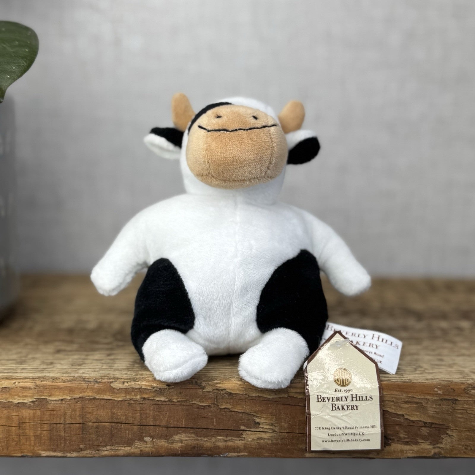 Beverly Hills Bakery X Jellycat Collaboration - Cuddly Cow Beanie - New Tags 5"