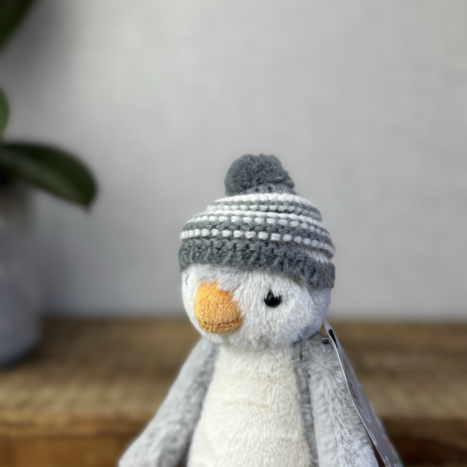 Jellycat Bashful Grey Bobble Hat Penguin - Small Retired Light Grey Penguin 8”