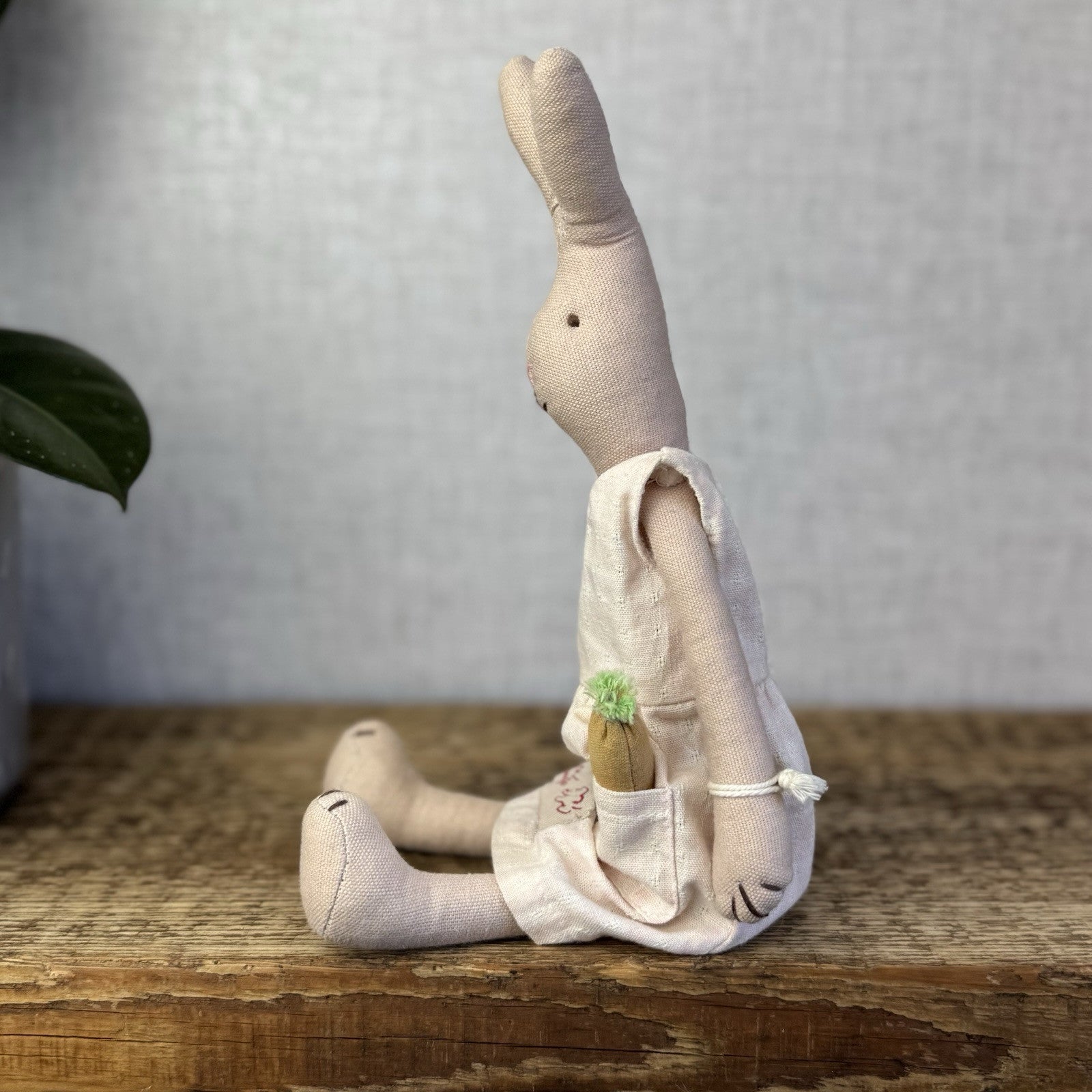 Maileg Small Rabbit Girl With A Carrot - Pink Dress Retired Maileg 2008 12"
