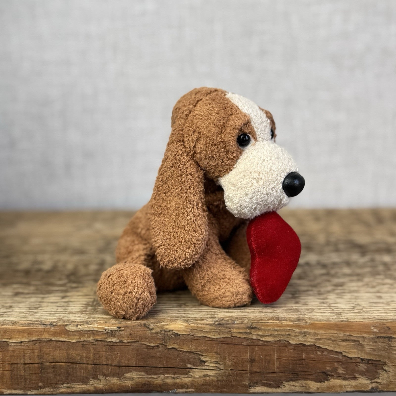 Russ Berrie & Co. Luv Pets Bailey - Floppy Puppy With Heart - Tiny Pocket Pal 4”