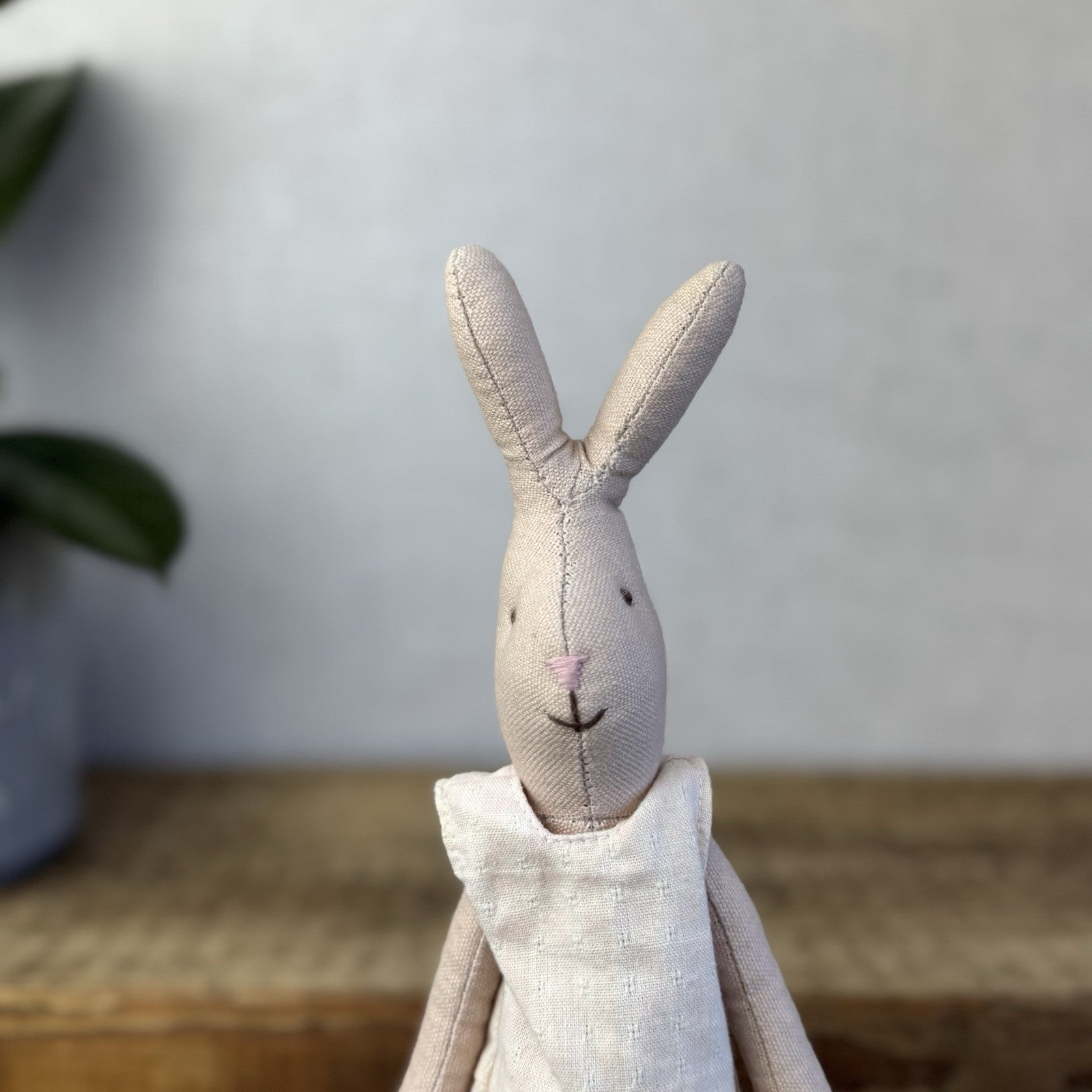 Maileg Small Rabbit Girl With A Carrot - Pink Dress Retired Maileg 2008 12"