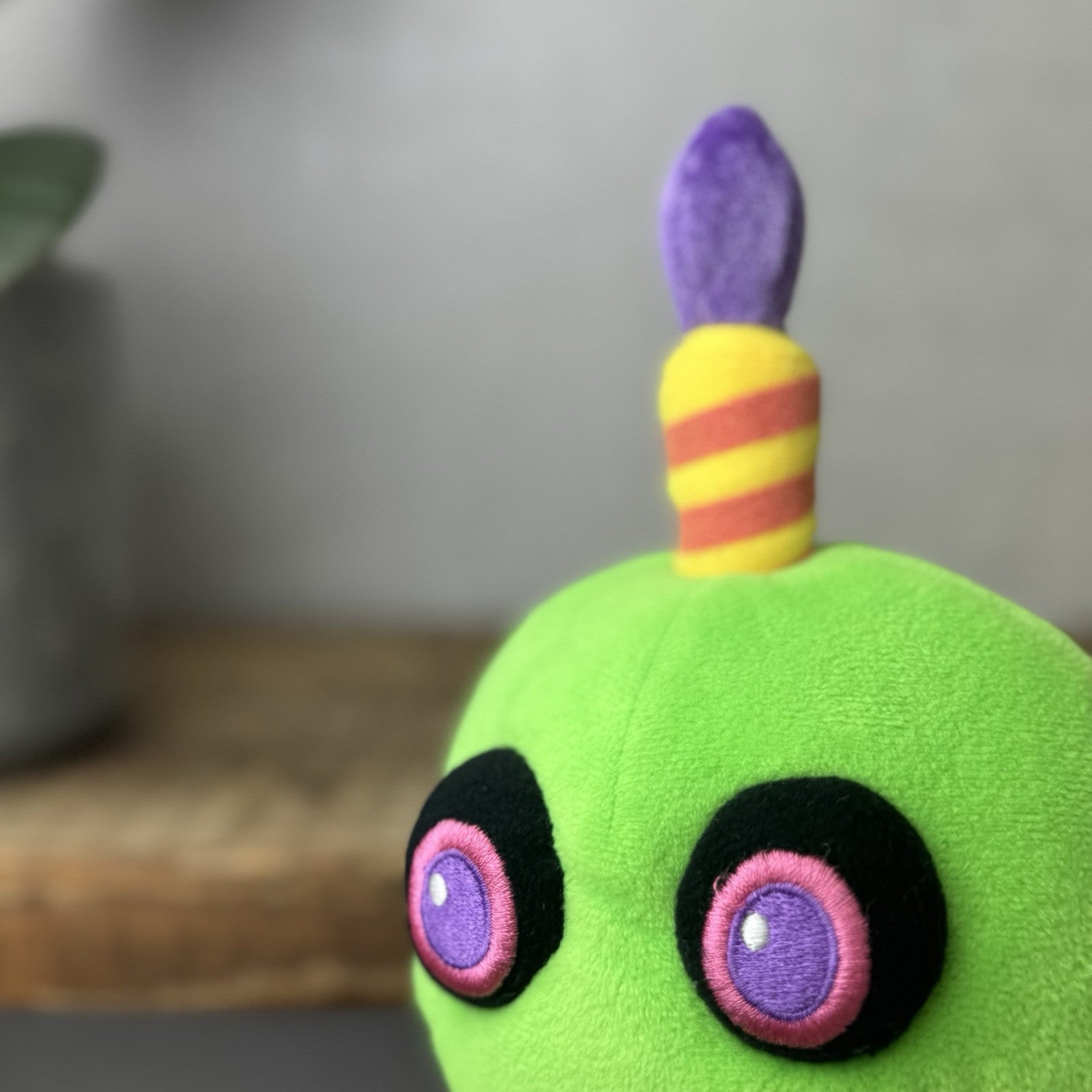 Official Five Nights at Freddys Funko Foxy & Cupcake Neon Green BlackLight 2017