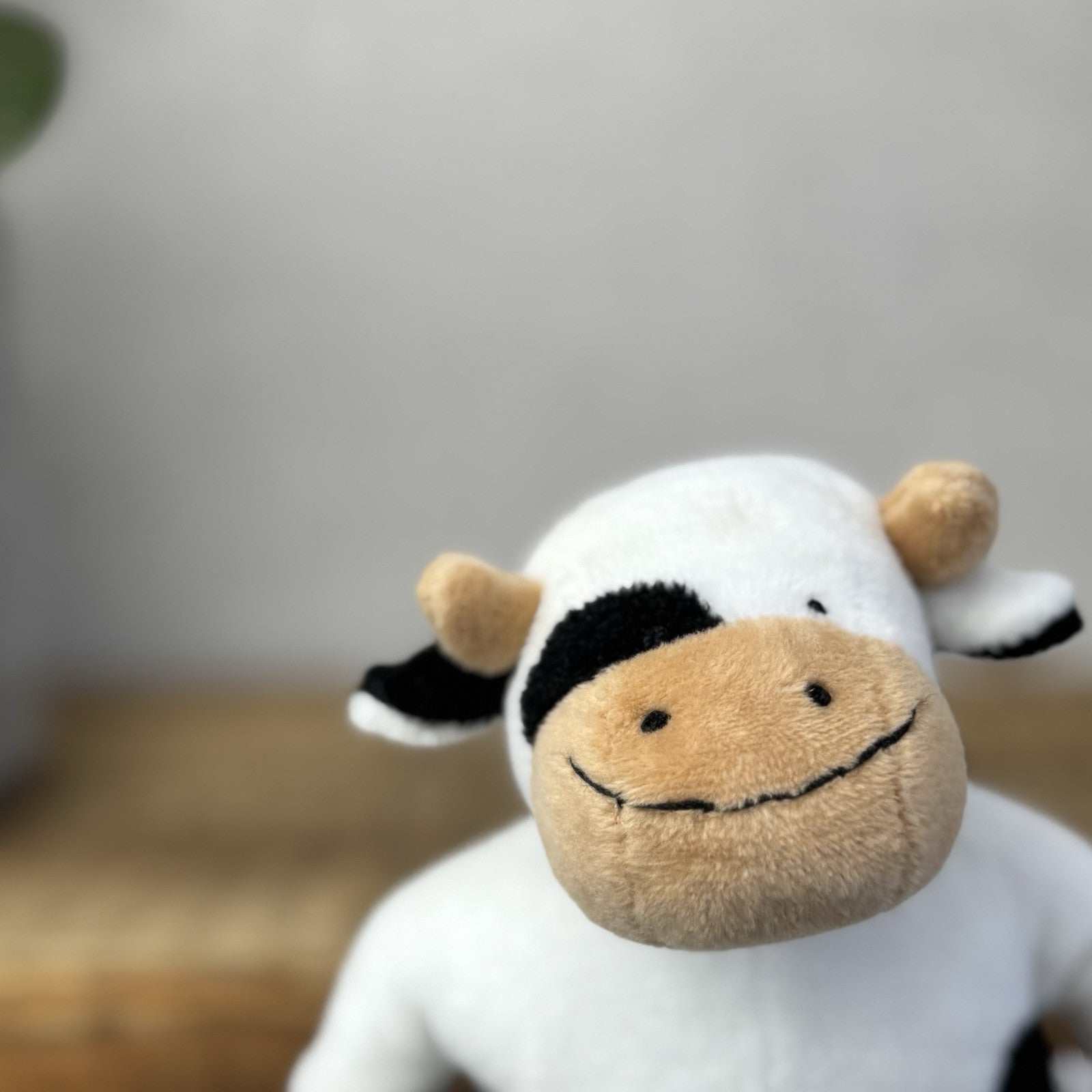 Beverly Hills Bakery X Jellycat Collaboration - Cuddly Cow Beanie - New Tags 5"