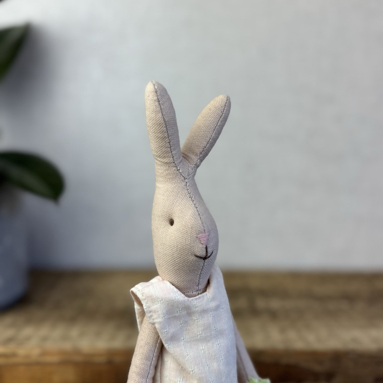 Maileg Small Rabbit Girl With A Carrot - Pink Dress Retired Maileg 2008 12"