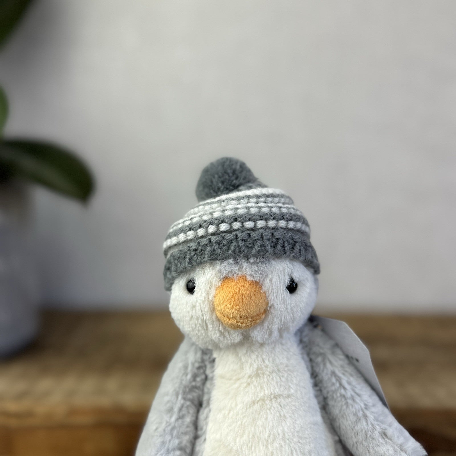 Jellycat Bashful Grey Bobble Hat Penguin - Small Retired Light Grey Penguin 8”