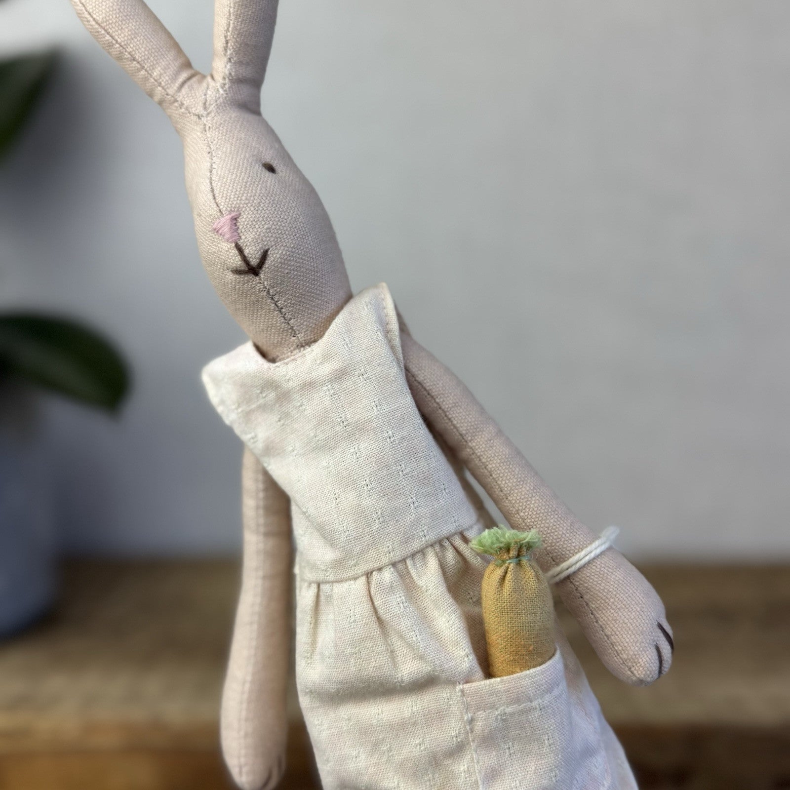 Maileg Small Rabbit Girl With A Carrot - Pink Dress Retired Maileg 2008 12"