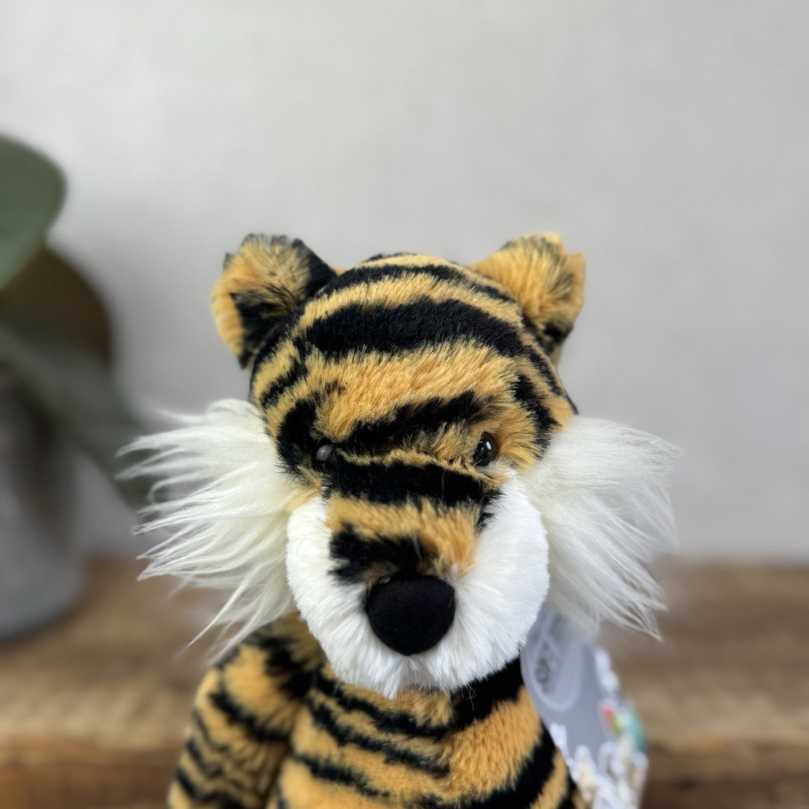 Jellycat Medium Bashful Tiger - Orange/white Tiger Old Style Jellycat Beanie 12”
