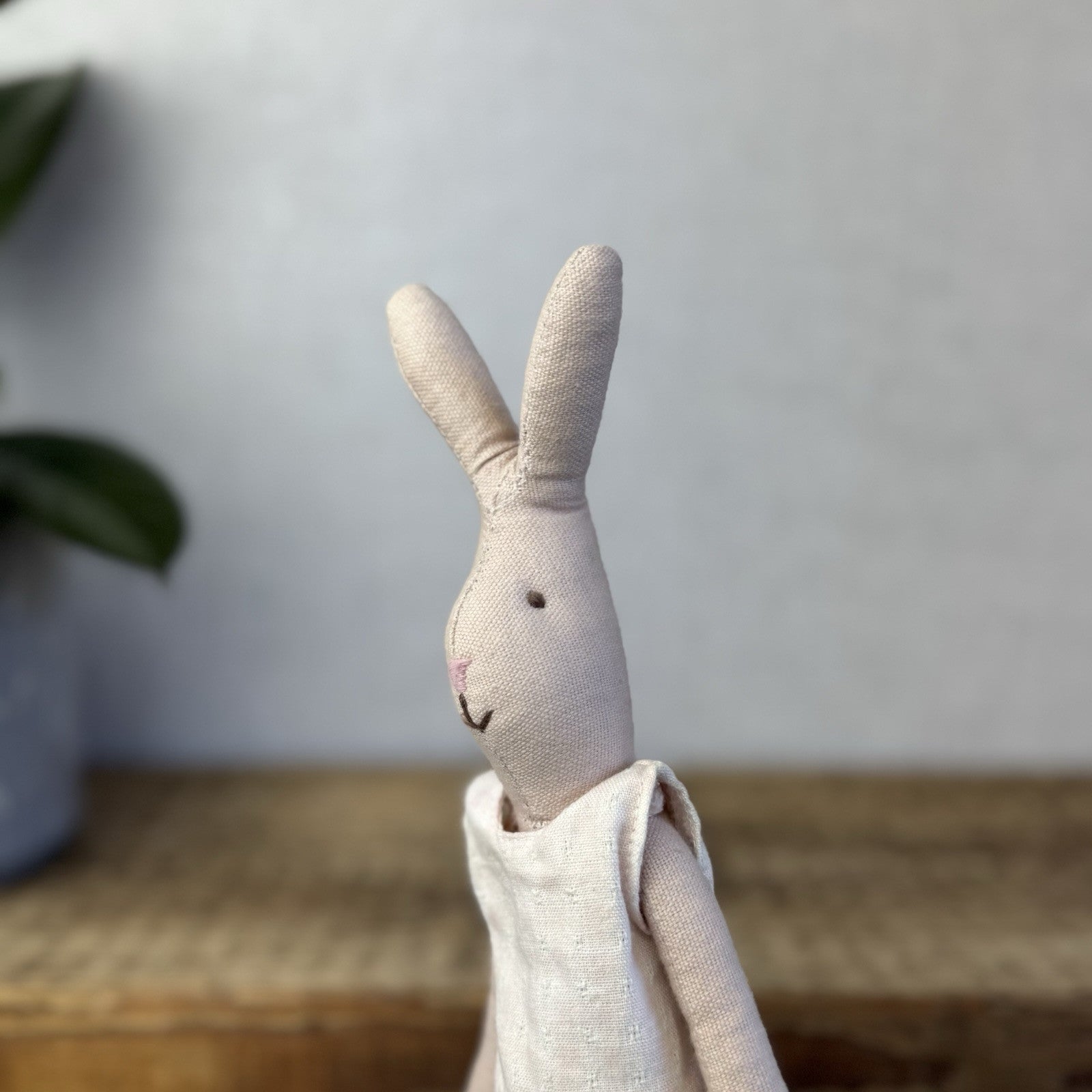 Maileg Small Rabbit Girl With A Carrot - Pink Dress Retired Maileg 2008 12"