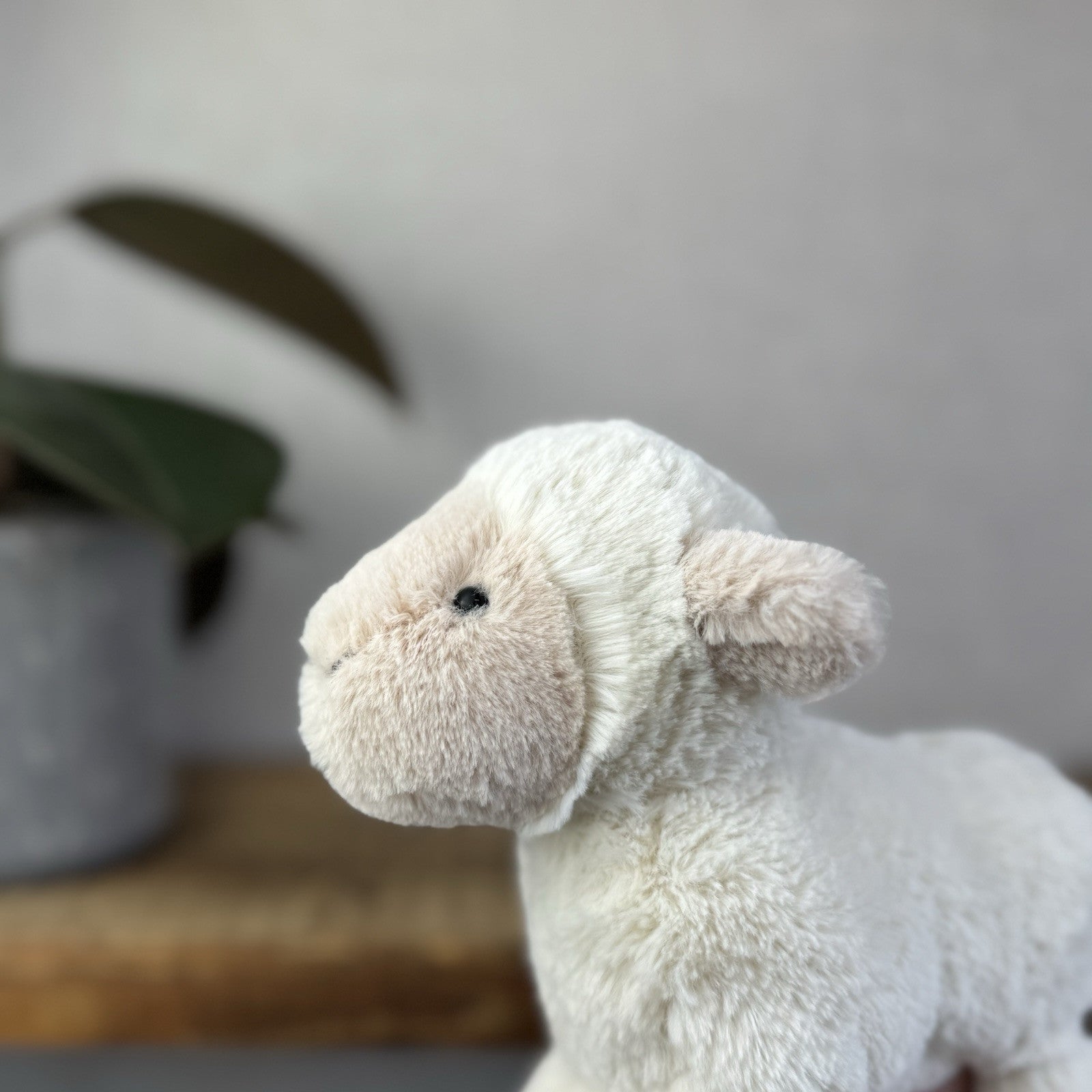 Jellycat Lovely Lamb Soft Plush Cuddly Sheep Retired Small Cream Sheep 8”